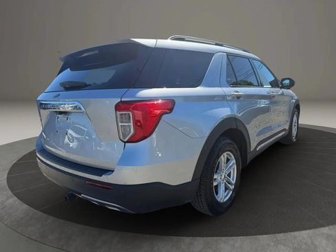 Used 2022 Ford Explorer XLT w/ Equipment Group 202A RWD image 5