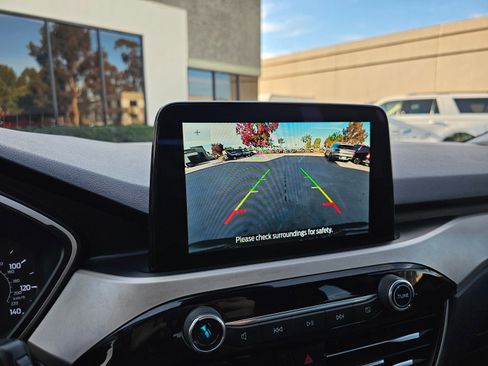 Used 2022 Ford Escape SE image 31