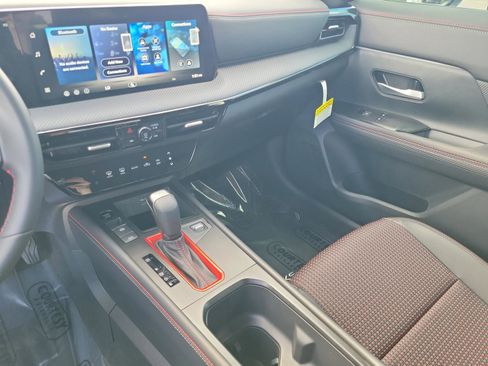 New 2026 Nissan Kicks SR image 33