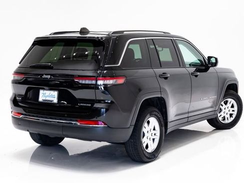 Certified 2024 Jeep Grand Cherokee Laredo AWD/4WD image 33