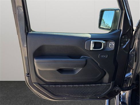 Used 2022 Jeep Wrangler Unlimited Willys image 18