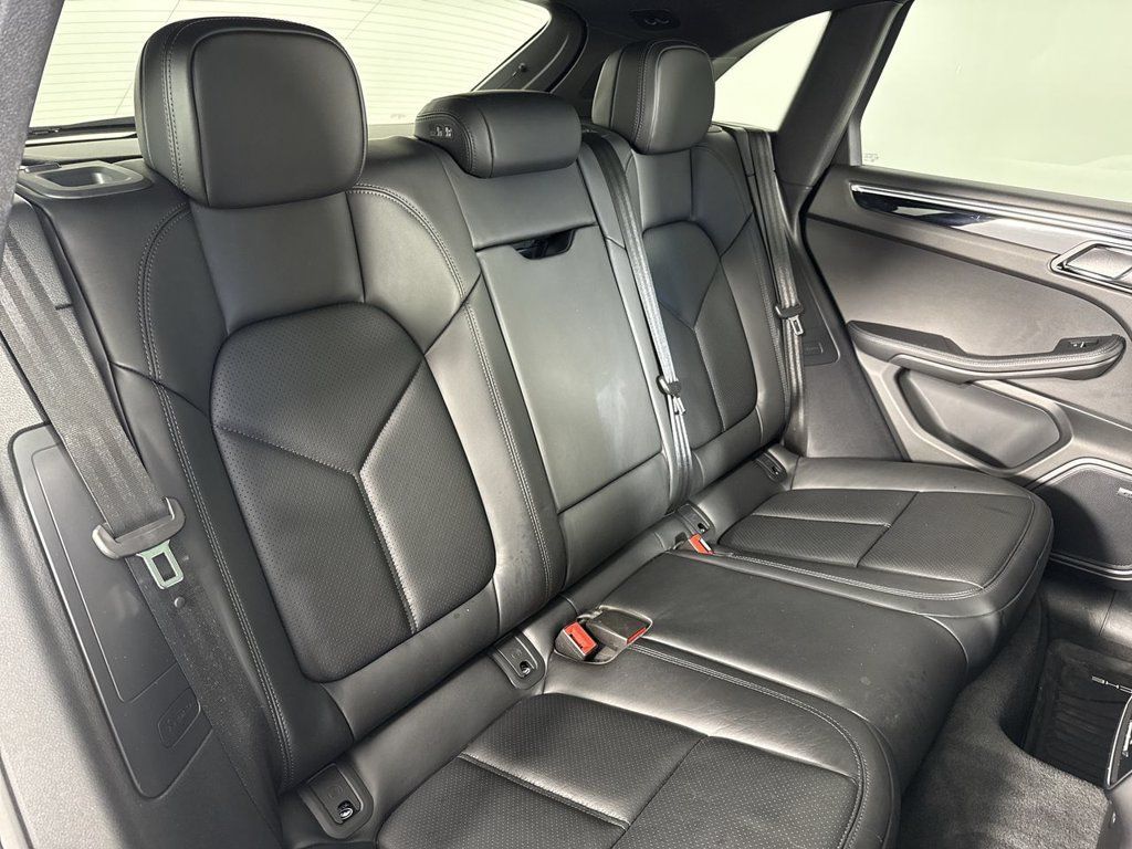 Certified 2026 Porsche Macan S AWD/4WD image 23