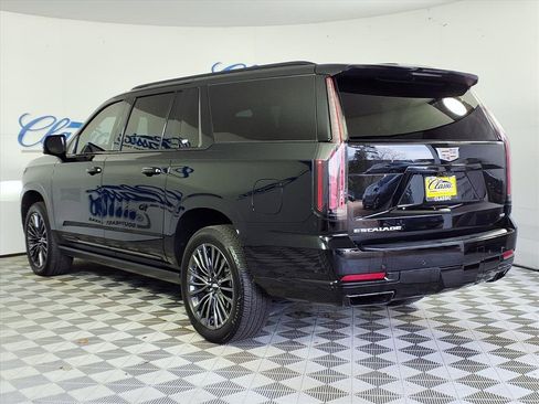 Used 2025 Cadillac Escalade ESV Sport Platinum image 2