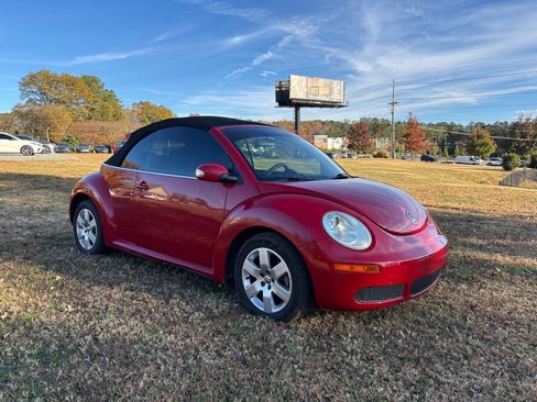 Used 2007 Volkswagen Beetle Convertible w/ Package 1 FWD image 6