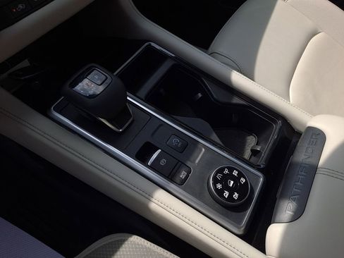 Certified 2024 Nissan Pathfinder SL image 26