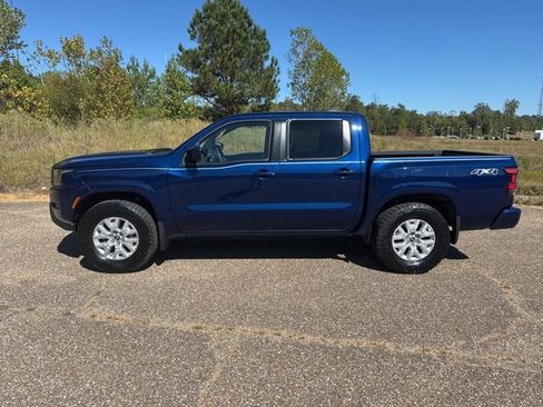 Used 2023 Nissan Frontier SV w/ Tow Package image 5