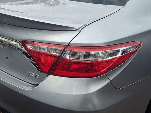 Used 2017 Toyota Camry XSE image 11