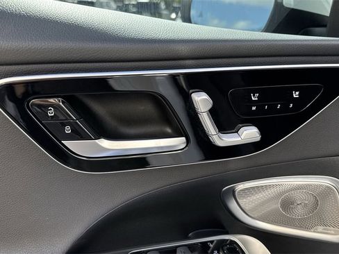 Used 2023 Mercedes-Benz C 300 Sedan w/ Pinnacle Trim Package image 42