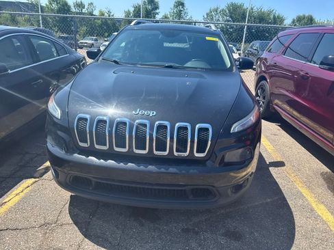 Used 2014 Jeep Cherokee Latitude w/ Comfort/Convenience Group AWD/4WD image 22