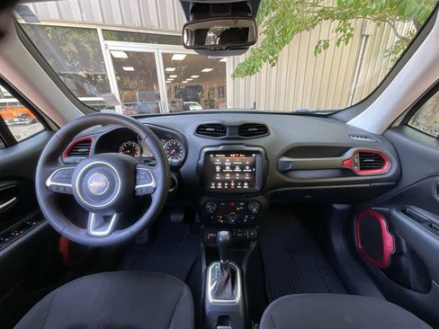 Used 2023 Jeep Renegade Trailhawk AWD/4WD image 17