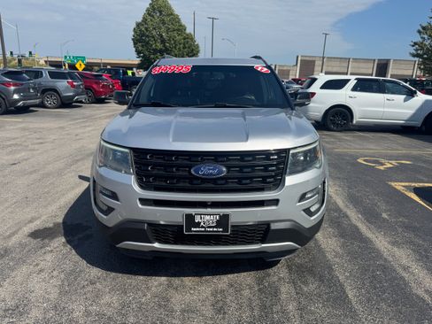 Used 2017 Ford Explorer Sport w/ Equipment Group 401A AWD/4WD image 2