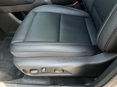 Used 2026 GMC Terrain Elevation w/ Elevation Premium Package FWD image 27