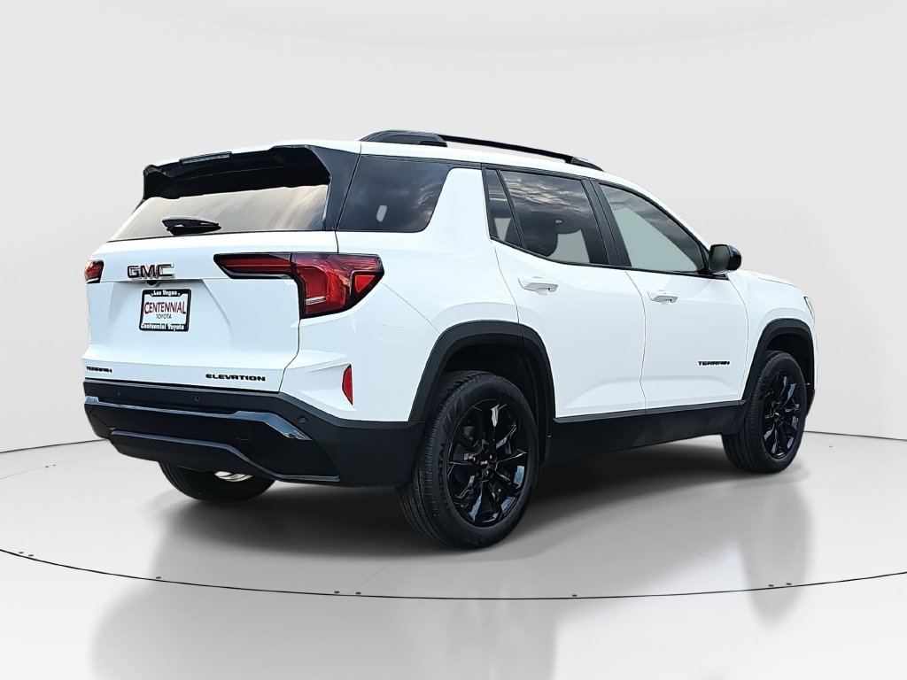 Used 2026 GMC Terrain Elevation w/ Elevation Premium Package FWD image 5