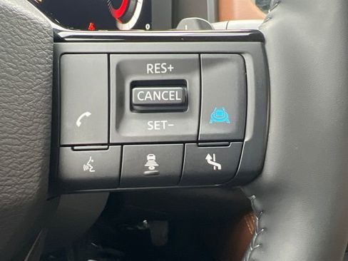 Used 2025 Nissan Rogue Platinum w/ Tech Package AWD/4WD image 16