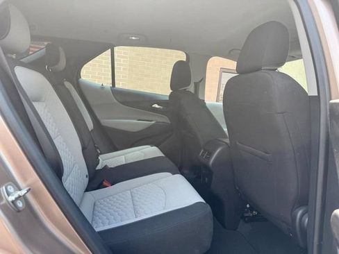 Used 2018 Chevrolet Equinox LS FWD image 9