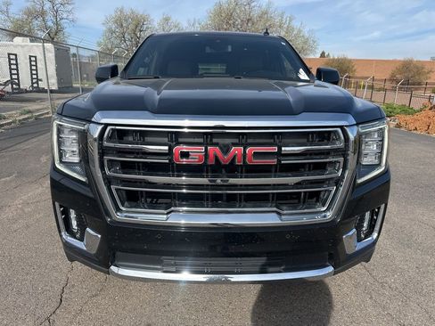 Used 2024 GMC Yukon SLT image 2