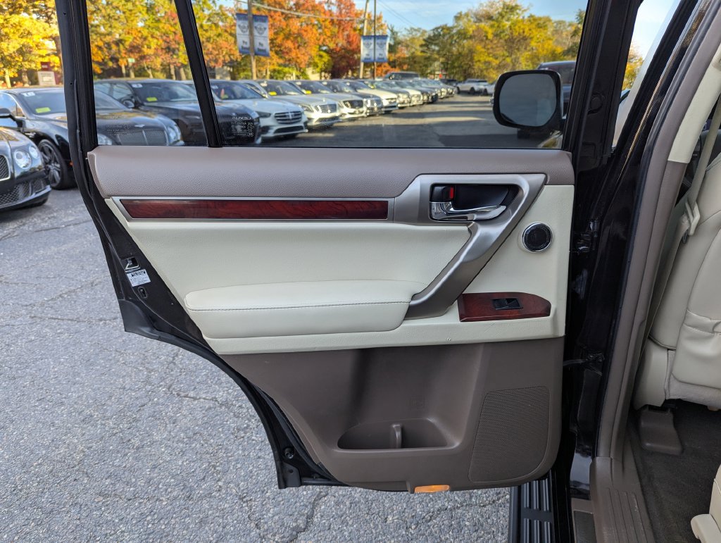 Used 2011 Lexus GX 460 AWD/4WD image 40