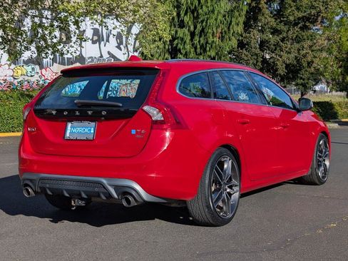 Used 2015 Volvo V60 T6 R-Design Platinum image 7