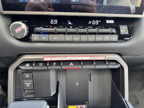 New 2026 Toyota Tundra Platinum AWD/4WD image 19