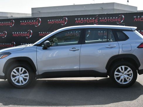 Used 2024 Toyota Corolla Cross L FWD image 4