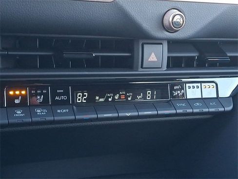 Used 2025 Toyota Crown Signia Limited image 16