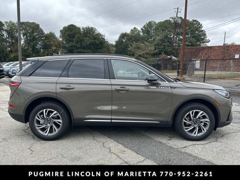 New 2026 Lincoln Corsair Premiere image 8