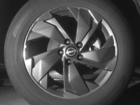 Used 2025 Nissan Rogue SV image 13