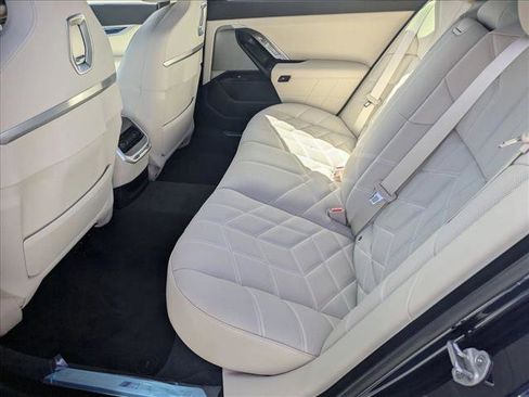 New 2026 BMW 750e xDrive 750e xDrive image 14