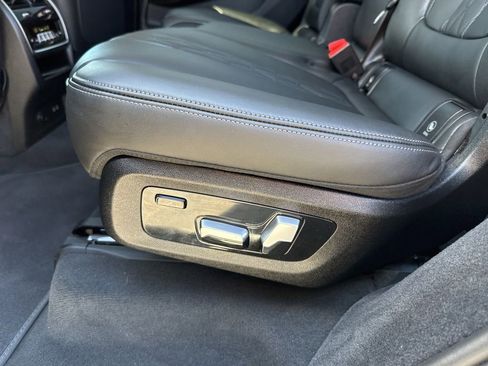 Used 2025 BMW X7 xDrive40i AWD/4WD image 39
