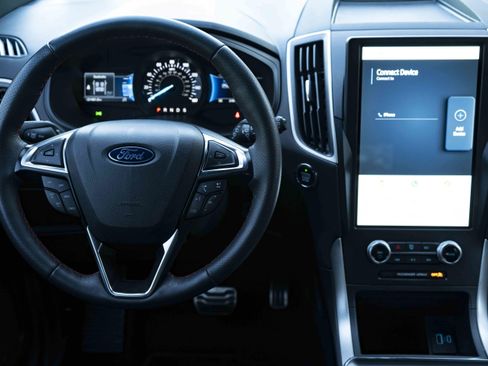 Used 2024 Ford Edge ST-Line image 19