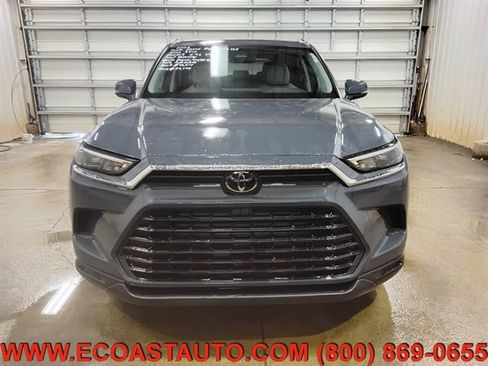 Used 2026 Toyota Grand Highlander XLE FWD image 7