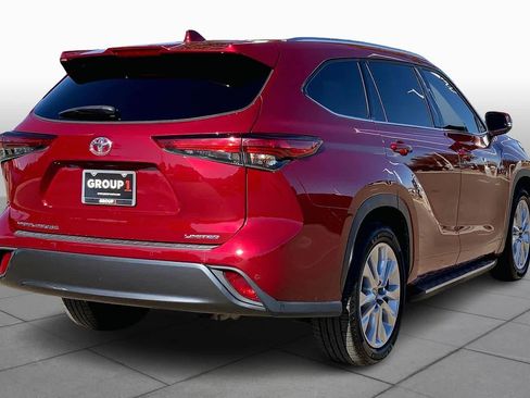 Used 2021 Toyota Highlander Limited image 12
