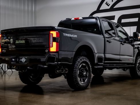 Used 2026 Ford F250 Platinum w/ Tremor Off-Road Package image 40