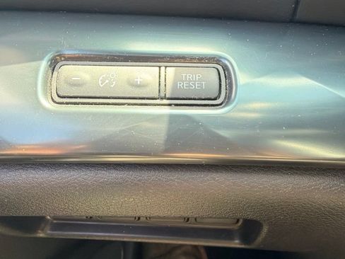 Used 2019 Nissan Maxima SR FWD image 16