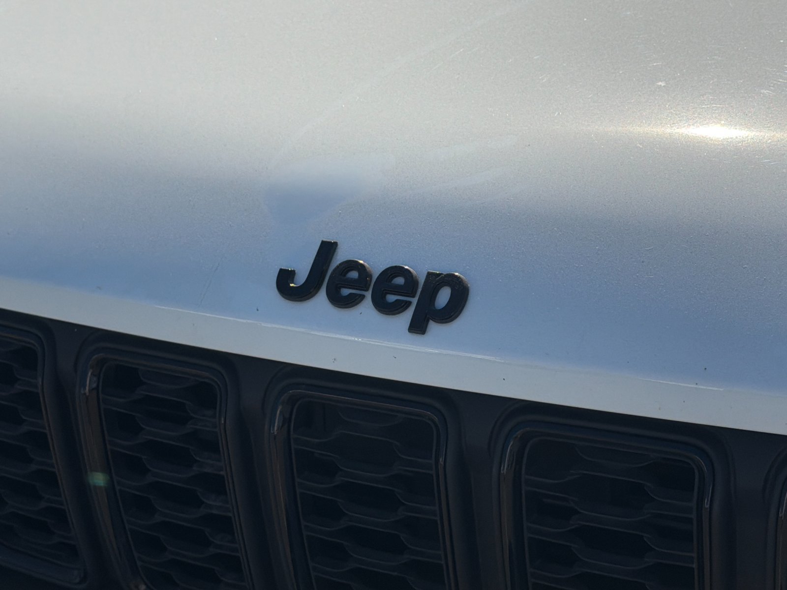Used 2023 Jeep Grand Cherokee Altitude AWD/4WD image 37