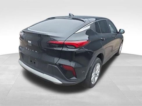 Used 2024 Buick Envista Preferred w/ Convenience I Package image 4