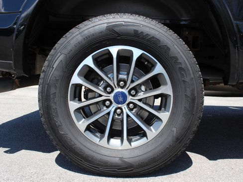 Used 2018 Ford F150 XLT w/ Equipment Group 302A Luxury AWD/4WD image 39