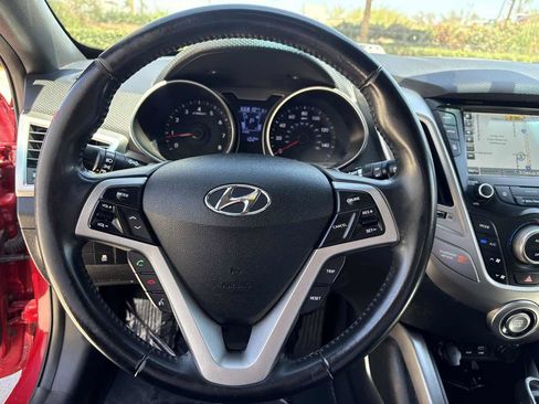 Used 2017 Hyundai Veloster Value Edition FWD image 18