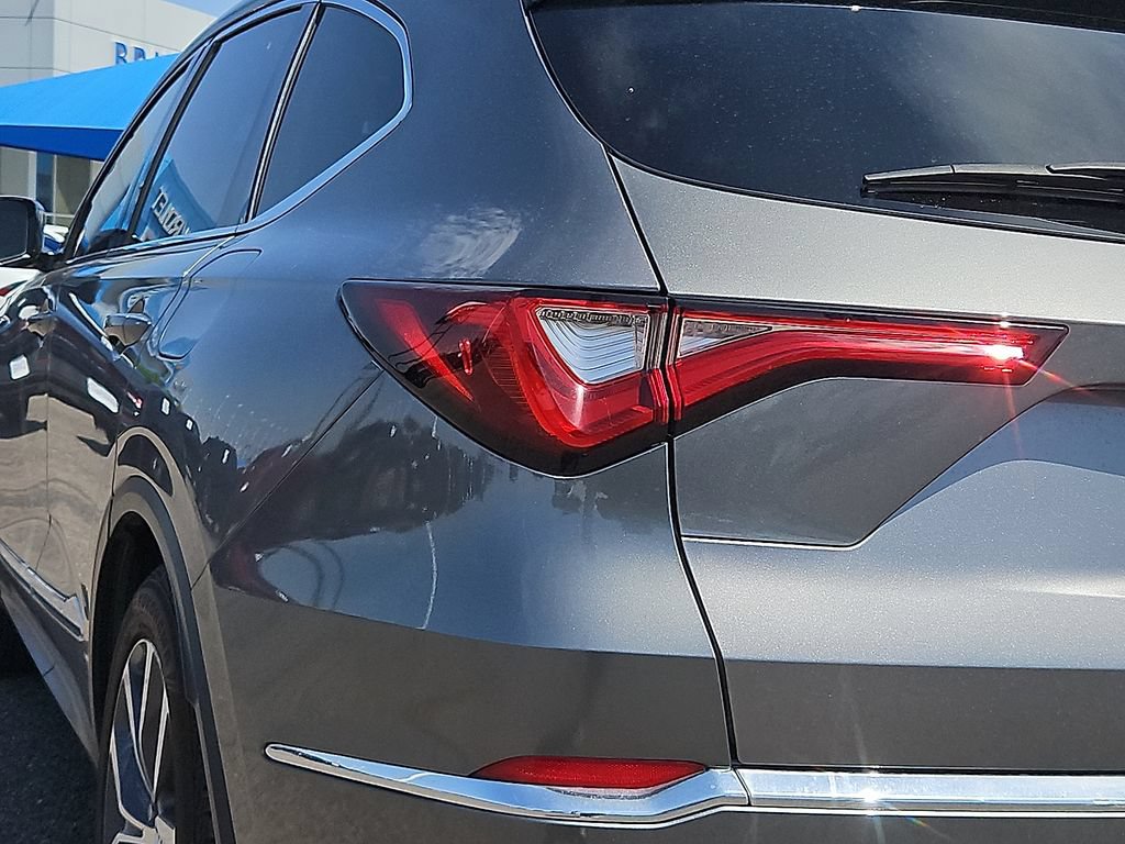 Used 2023 Acura MDX w/ Technology Package FWD image 9