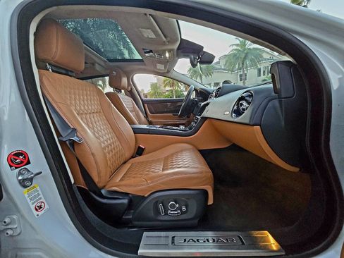 Used 2019 Jaguar XJ L Supercharged image 21