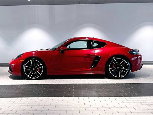 Used 2024 Porsche 718 Cayman GTS image 2
