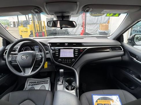 Used 2018 Toyota Camry LE FWD image 24