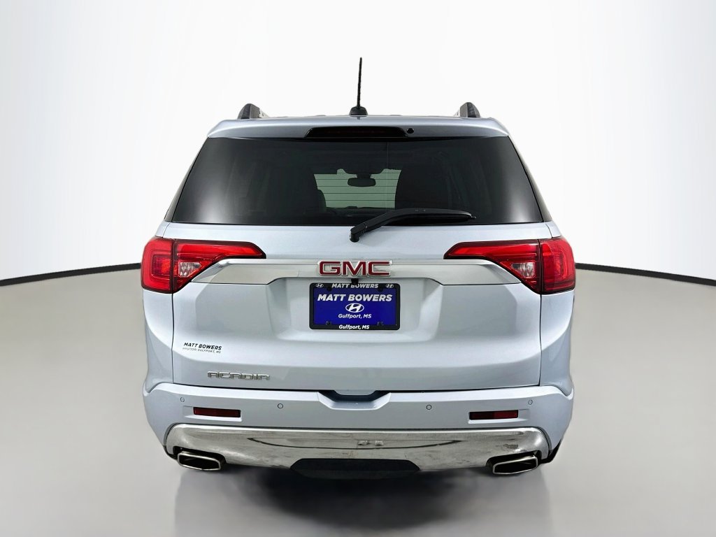 Used 2017 GMC Acadia Denali w/ Technology Package FWD image 6