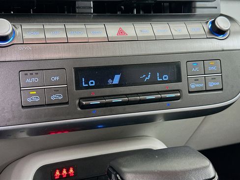 Used 2025 Hyundai Kona SEL FWD image 23