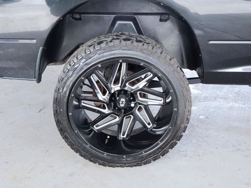 Used 2016 RAM 1500 Sport w/ Black Ram 1500 Sport Group AWD/4WD image 6