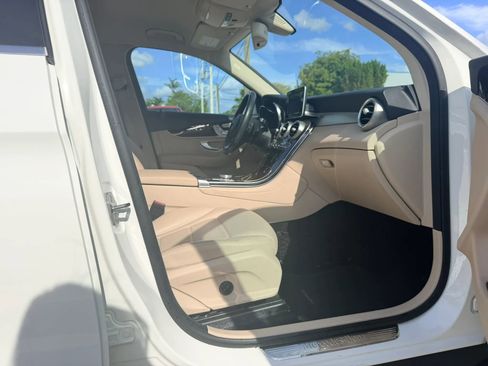 Used 2019 Mercedes-Benz GLC 300 image 11