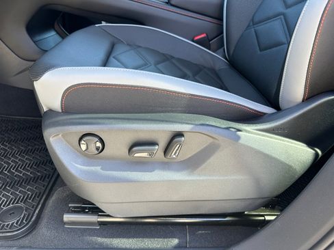 Certified 2025 Volkswagen Atlas Peak Edition SE image 30