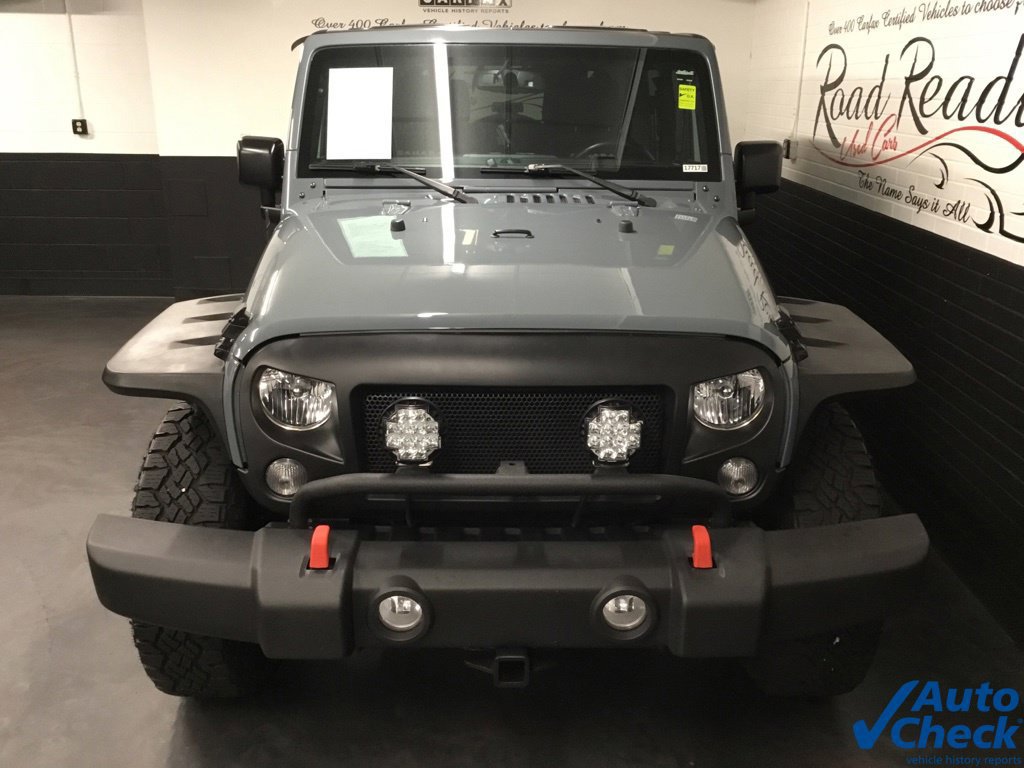 Used 2015 Jeep Wrangler Sahara w/ Connectivity Group AWD/4WD image 4