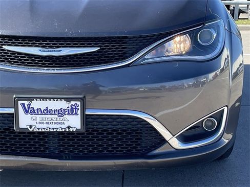 Used 2017 Chrysler Pacifica Touring-L Plus image 7