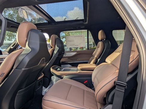 New 2026 Lincoln Navigator Black Label AWD/4WD image 13